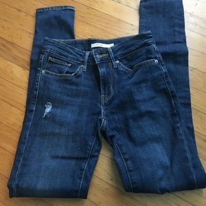 LEVI’S 711 SKINNY JEANS